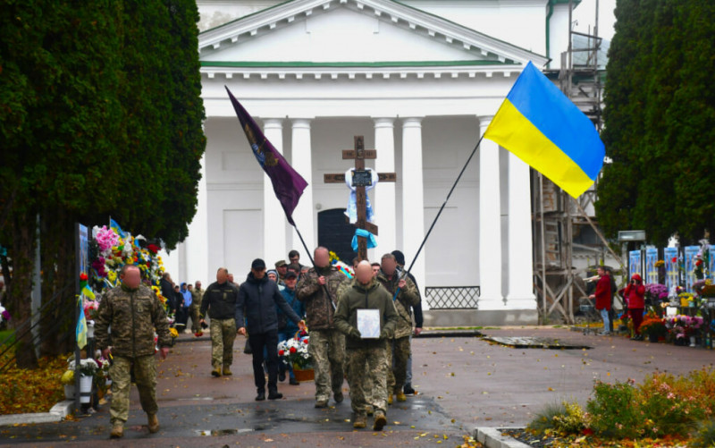 У Ніжині провели в останню путь воїна, який віддав своє життя за незалежність