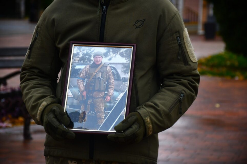 У Ніжині провели в останню путь воїна, який віддав своє життя за незалежність