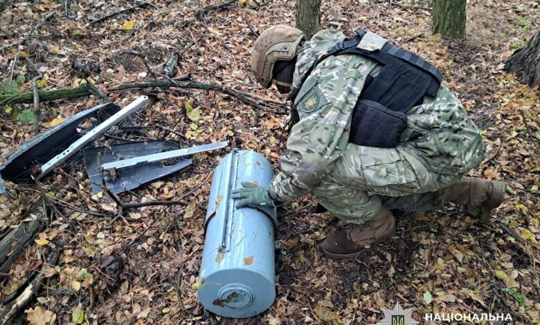 Вибухотехніки поліції Чернігівщини знешкодили бойові частини ворожих ударних безпілотників (Фото)