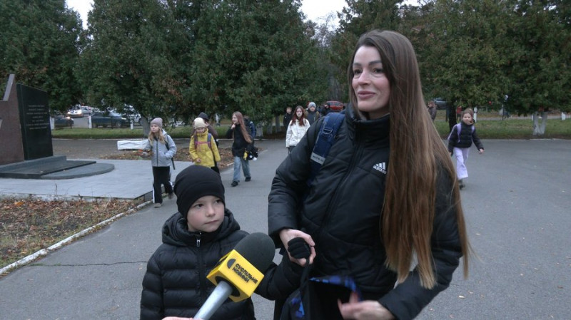 У Чернігові після трьох тижнів дистанційного навчання та осінніх канікул учні ліцеїв та гімназій повернулись за парти