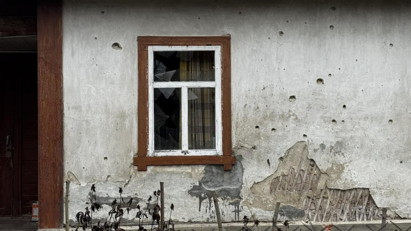 Армія РФ атакувала цивільну інфраструктуру у Новгороді-Сіверському на прикордонні Чернігівщини