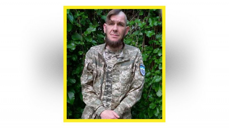 На Чернігівщині поховали військових Віктора Телушка та Євгенія Притику