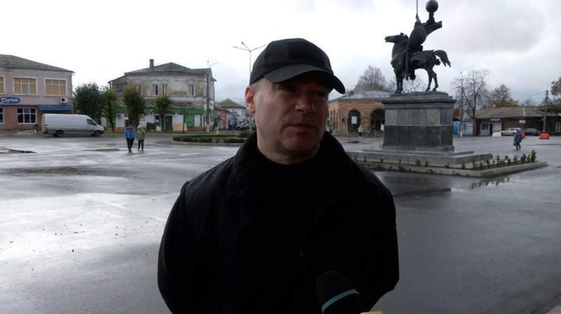 "Вони хочуть, щоб «мертва» зона була": Новгород-Сіверський відновлюється від нічної атаки дронів