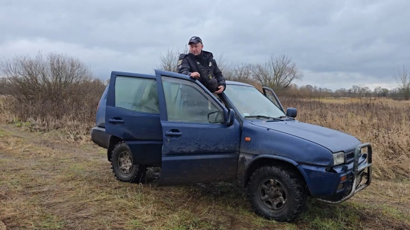 "Виявляти браконьєрів набагато легше": рейд по зимувальних ямах з Чернігівським рибоохоронним патрулем