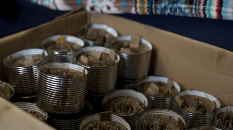 Буржуйки для військових із використаних "Ураганів": як волонтерить подружжя із Чернігівщини