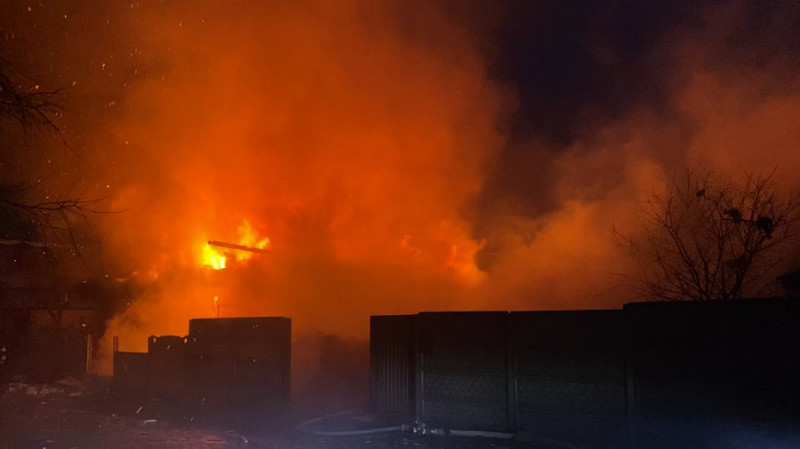 "Якби не витягнули — згоріла б": чернігівець про порятунок дівчини, травмованої внаслідок атаки БпЛА