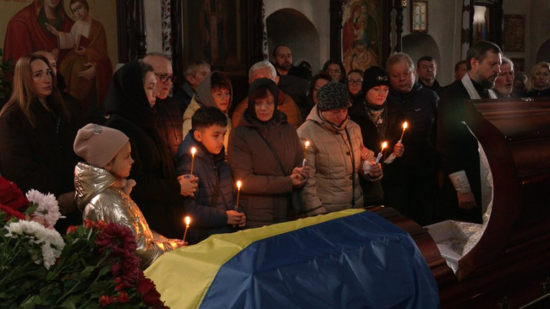 Все життя вчився бути військовим: у Чернігові попрощалися з військовослужбовцем 119-ї бригади ТРО Дмитром Лазаренком