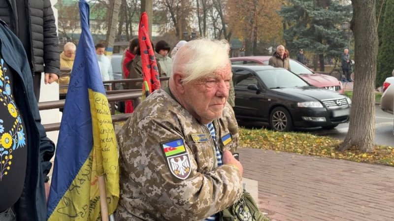 "У райцентрах донатять більше": волонтер дядя Гриша з Херсона завітав до Прилук Чернігівської області