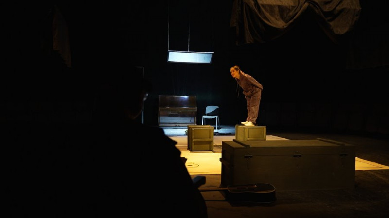 "Вчимося разом з глядачами жити далі": у Чернігові готують прем'єру моновистави OTVETKA@UA