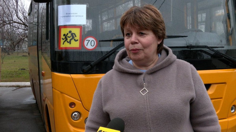 "Нам цей транспорт був необхідний": 17 нових шкільних автобусів передали громадам Чернігівщини