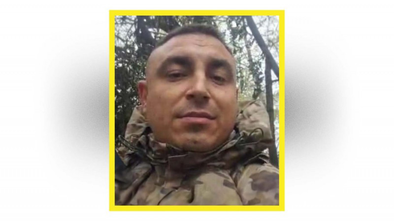 На Чернігівщині поховали військових Євгенія Шостака та Дмитра Рудакова