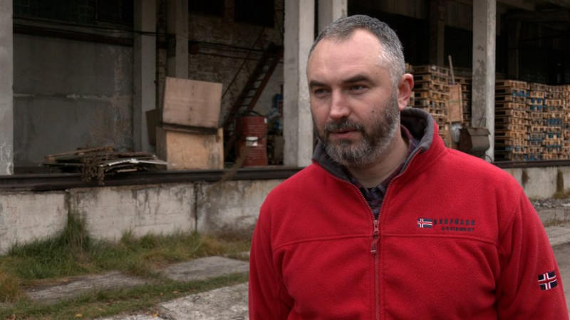 17-та поїздка до Чернігова за два з половиною роки: волонтер із Німеччини привіз ліжка для дитячої лікарні