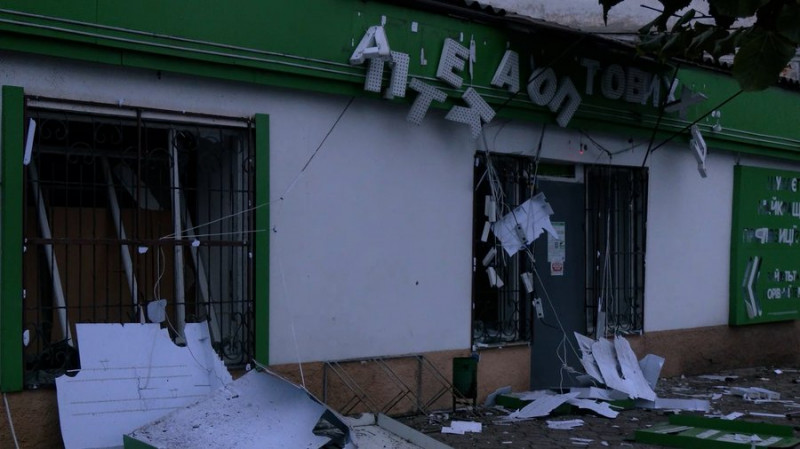 "Вони хочуть, щоб «мертва» зона була": Новгород-Сіверський відновлюється від нічної атаки дронів