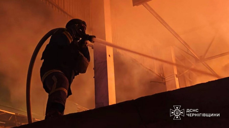 В ніч на 9 листопада армія РФ атакувала безпілотниками підприємство у Корюківці на Чернігівщині