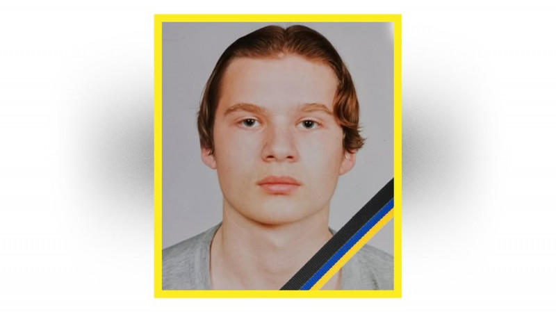 На Чернігівщині попрощалися з захисниками Павлом Лапицьким та Анатолієм Назаренком