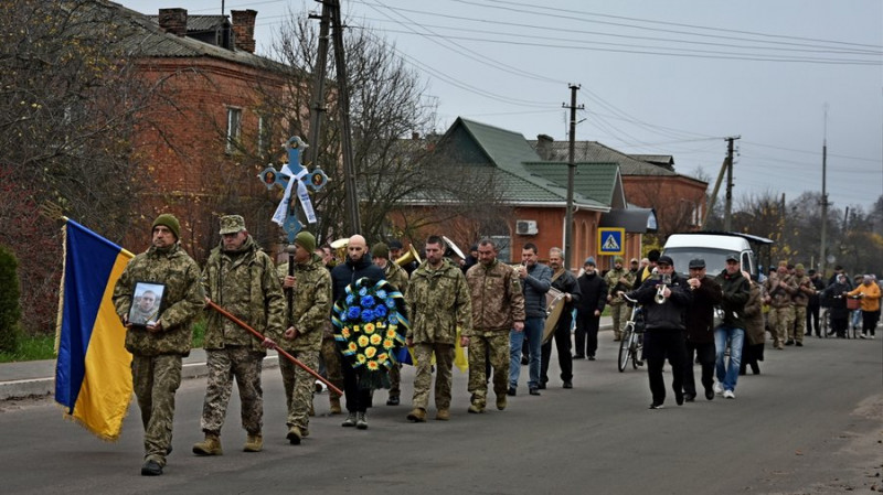 На Чернігівщині поховали військовослужбовця Ігоря Лепіліна