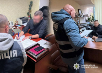 Привласнювали квартири померлих самотніх людей: на Чернігівщині встановили ще 3 підозрюваних у шахрайстві на 2,7 млн грн