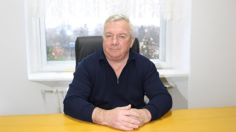 Чиновником, якого затримали за підозрою у вимаганні $20 000 за оренду землі, виявився Володимир Моцьор з Козельця