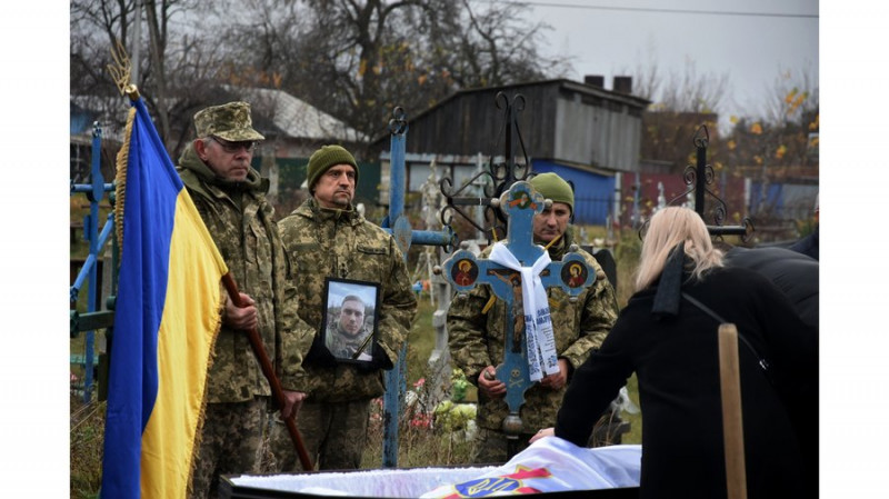 На Чернігівщині поховали військовослужбовця Ігоря Лепіліна