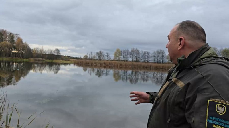 "Виявляти браконьєрів набагато легше": рейд по зимувальних ямах з Чернігівським рибоохоронним патрулем