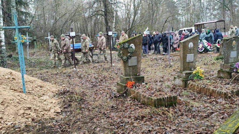 На Чернігівщині попрощалися з загиблими захисниками Станіславом Колесником та Олександром Поповим