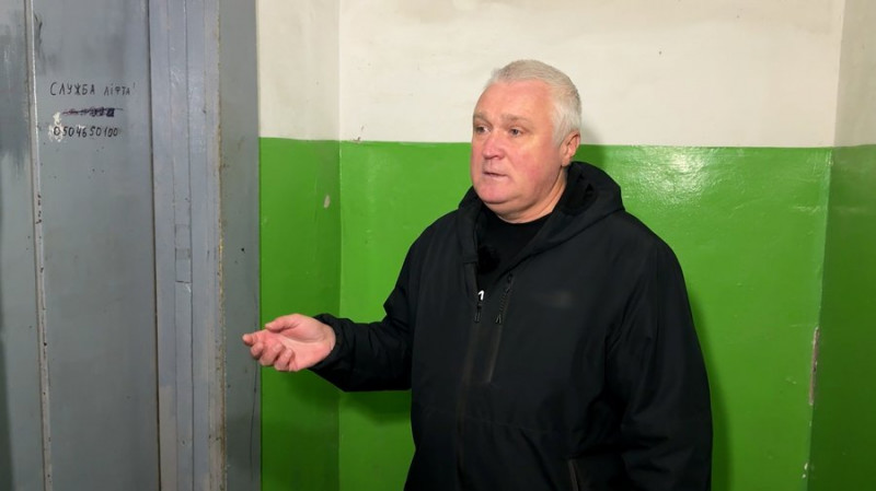 У Прилуках на Чернігівщині не працюють ліфти у всіх багатоповерхівках, бо єдиного в місті електромонтера мобілізували