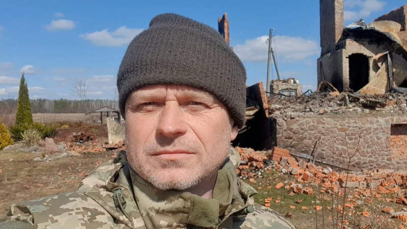 "Я засумував за мирною працею": після повернення з війни колишній голова Чернігівської райради сів за кермо трактора