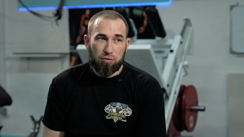 "Пропонували службу в Росгвардії": чемпіон світу з пауерліфтингу, нацгвардієць Артем Туряниця про 3,5 роки полону