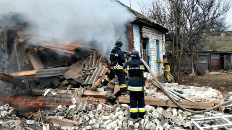 Внаслідок атаки російського БпЛА загорівся будинок у Чернігівському районі