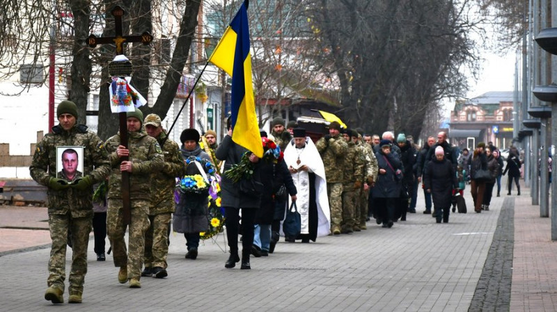На Чернігівщині попрощалися з трьома загиблими військовими: Віктором Устименком, Андрієм Шилом і Сергієм Сатіним