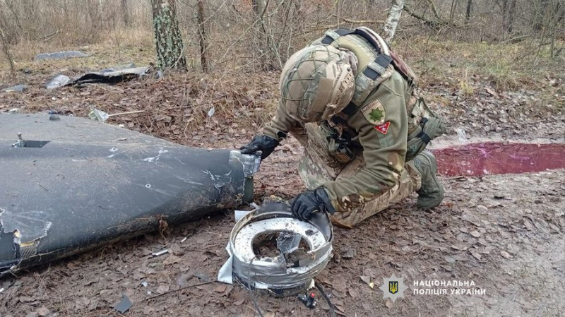 З початку листопада вибухотехніки поліції Чернігівщини 66 разів залучались до знешкодження бойових частин дронів РФ