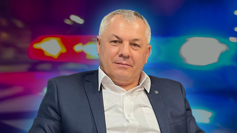 У Чернігові депутата і працівника ТЦК та СП, який вдарив патрульну, звільнили від відповідальності й передали на поруки