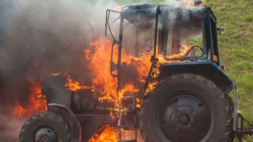 Біля села на Чернігівщині  згорів трактор