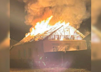 Загорівся будинок: росіяни атакували безпілотником типу «Молнія» Семенівку на Чернігівщині