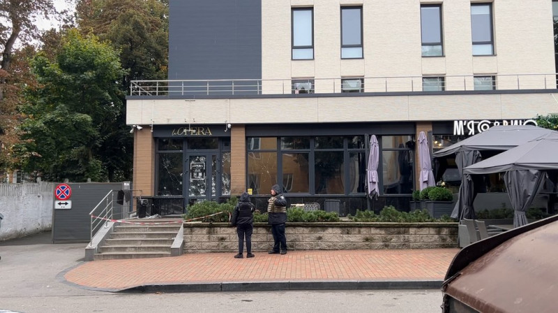 Четвертий інцидент за п'ять місяців: невідомі підірвали вибухівку біля бару La Opera у Чернігові