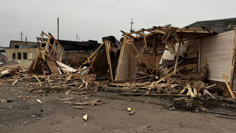 Пошкоджена цивільна забудова: армія РФ атакувала Новгород-Сіверський двома ударними БпЛА типу "Герань-2"