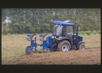 "Я засумував за мирною працею": після повернення з війни колишній голова Чернігівської райради сів за кермо трактора «Я засумував за мирною працею»: після повернення з війни колишній голова Чернігівської райради сів за кермо трактора
