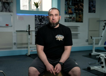 "Пропонували службу в Росгвардії": чемпіон світу з пауерліфтингу, нацгвардієць Артем Туряниця про 3,5 роки полону «Пропонували службу в Росгвардії»: чемпіон світу з пауерліфтингу, нацгвардієць Артем Туряниця про 3,5 роки полону