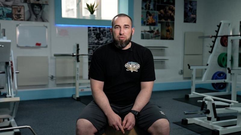 "Пропонували службу в Росгвардії": чемпіон світу з пауерліфтингу, нацгвардієць Артем Туряниця про 3,5 роки полону