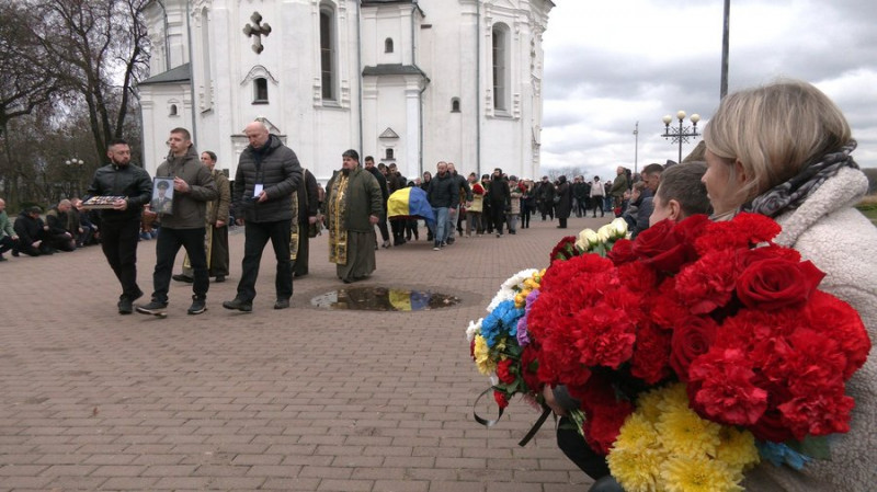 Все життя вчився бути військовим: у Чернігові попрощалися з військовослужбовцем 119-ї бригади ТРО Дмитром Лазаренком
