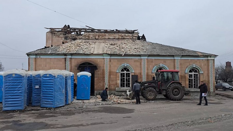 "Прокляну кістки й кров, хто це робить": жителі Новгорода-Сіверського про РФ, яка втретє за 4 дні атакувала центр міста
