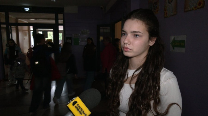 У Чернігові після трьох тижнів дистанційного навчання та осінніх канікул учні ліцеїв та гімназій повернулись за парти