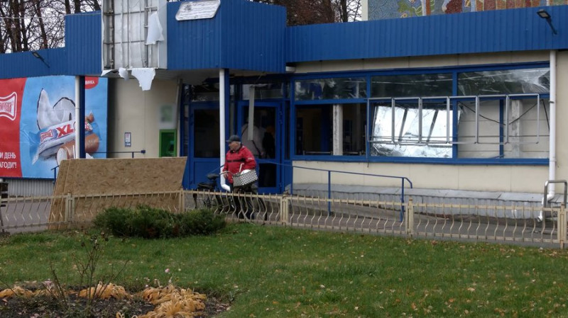 "Вони хочуть, щоб «мертва» зона була": Новгород-Сіверський відновлюється від нічної атаки дронів