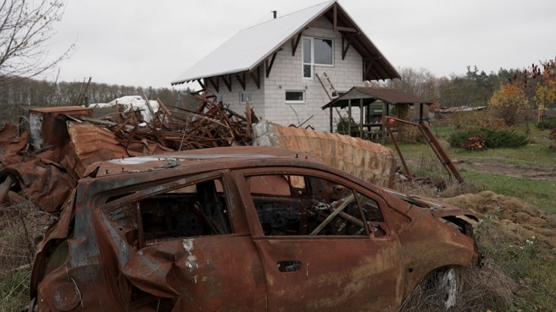"Я засумував за мирною працею": після повернення з війни колишній голова Чернігівської райради сів за кермо трактора