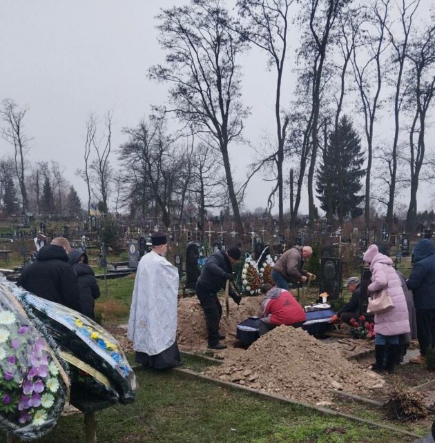 Громада на Чернігівщині провела в останню путь старшого сержанта, який загину під Торецьком