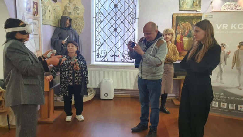 Мандрівка у VR-окулярах: на Чернігівщині можна побачити унікальні експозиції з різних українських музеїв