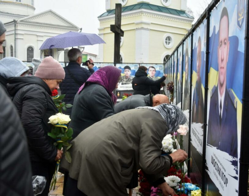 На Чернігівщині на Алеї Пам’яті увічнили імена ще чотирьох Героїв (Фото)