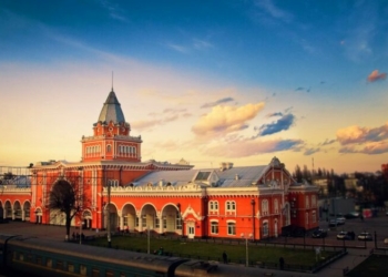 На лівому та правому березі Десни: скільки залізничних вокзалів було в Чернігові На лівому та правому березі Десни: скільки залізничних вокзалів було в Чернігові