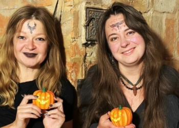 На творчому хуторі Обирок влаштовують онлайн-посиденьки до Геловіна (Фото) На творчому хуторі Обирок влаштовують онлайн-посиденьки до Геловіна (Фото)