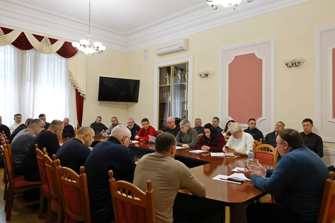 Наслідки ворожих атак та організаційні питання: що розглянули на загальноміській нараді